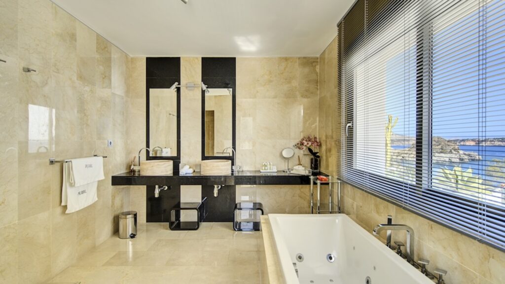 Photo studio ibiza high 144 4 room 1 dsc02464and8more 1