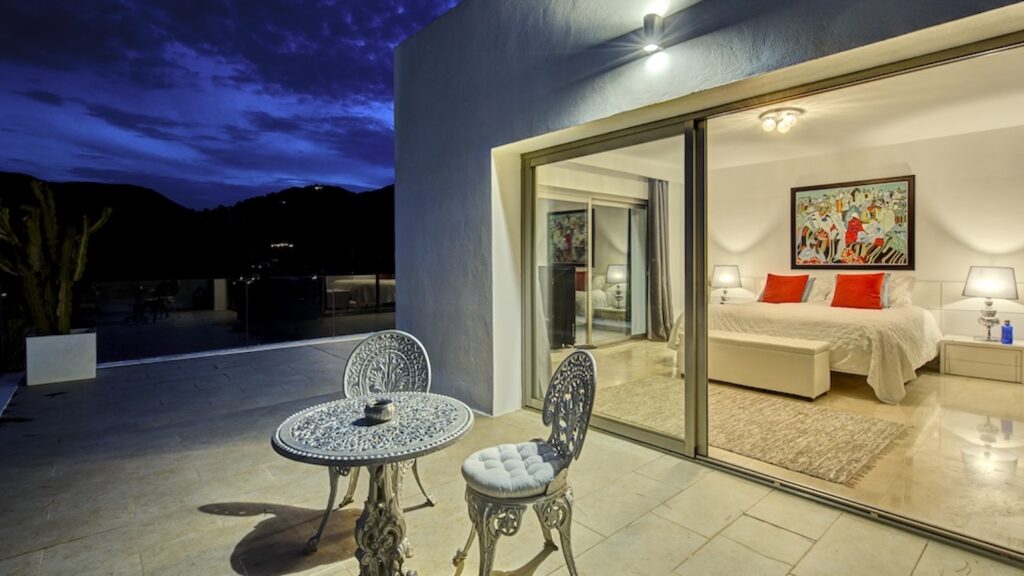 Photo studio ibiza high 155 5 room 2 master dsc03663and8more 1