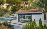 20250806155935000000 bungalowoutside2